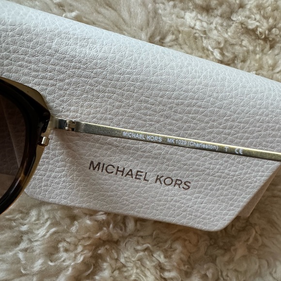 Michael Kors  Sunglasses MK 1029 Charleston Brown Cateye Shape Tortoise - Picture 11 of 12